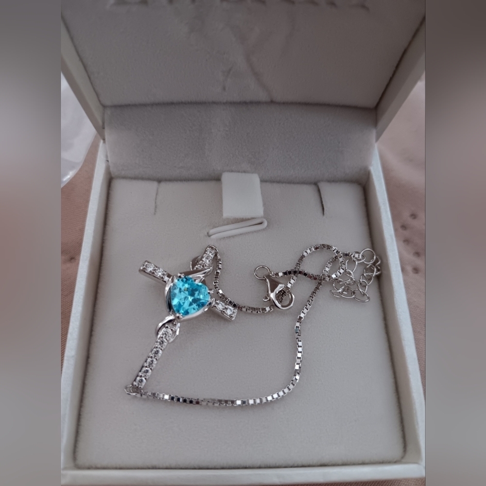 Sterling silver cross bracelet - Picture 2 of 3